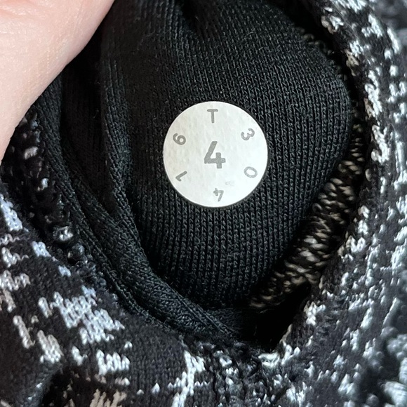 Lululemon EUC Wunder Under Pant (Hi-Rise)
Luon Suited Jacquard Black White - Picture 10 of 14